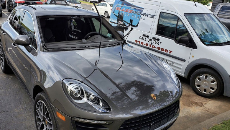 Looking For Windshield Replacement Sand Springs? Things To Keep In Mind