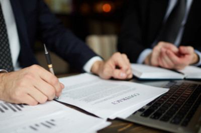 Business Lawyers – How to Choose the Right One