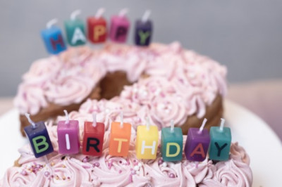 We bake high-quality fusion cakes, delicious soft donuts, ETC