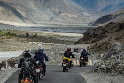 Ladakh bike tour package
