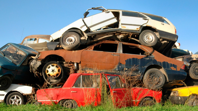 IS IT BETTER TO SCRAP A CAR OR SELL IT?