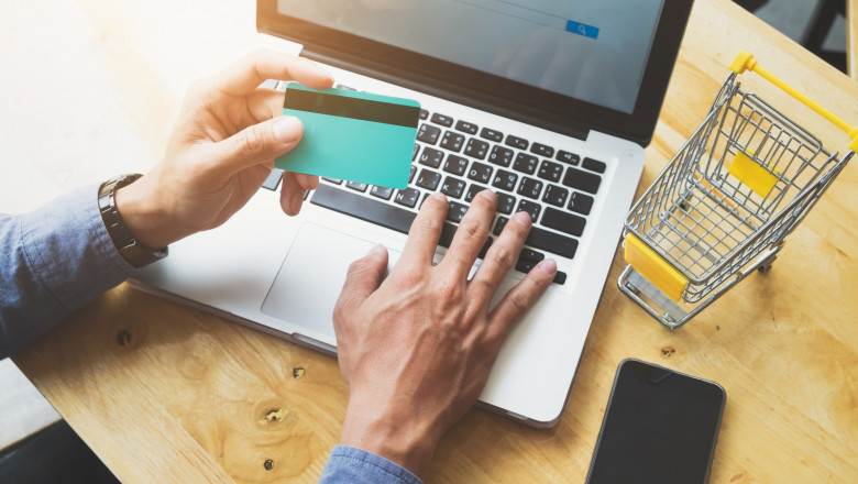 Essential Consideration for E-Commerce Portal Design