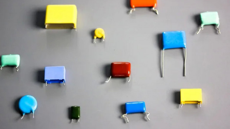 Global SMD Plastic Film Capacitor Market Growth Insight, Deep Research & Segment Analysis for the Forecast Period 2022-2028