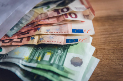 Three Benefits of Hiring a Debt Recovery Agency for Your Company
