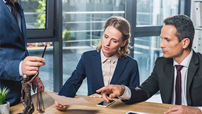 How to Find a Best Divorce Lawyer | Cominos Family Lawyers