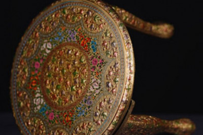 Walnut Wood Carving | Carved Walnut Wood - THE CHINARS