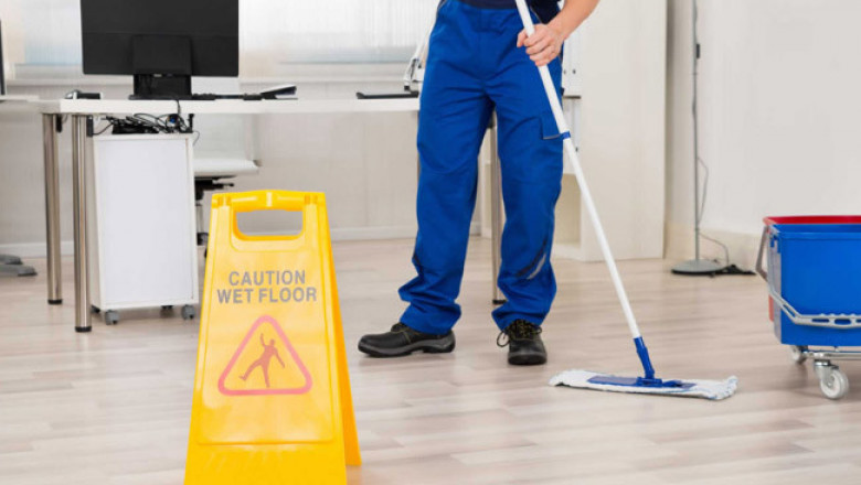 5 Important Characteristics of a Professional Office Cleaner
