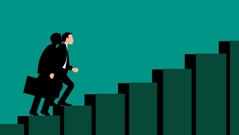 6 High-Paying Jobs for Extroverts