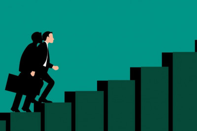 6 High-Paying Jobs for Extroverts