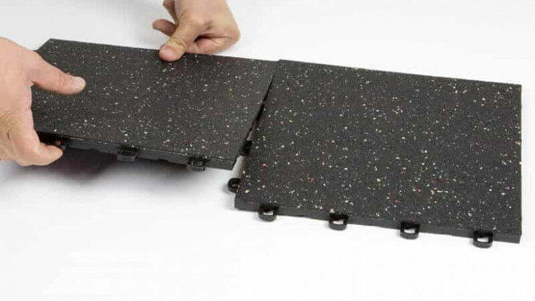 Interlocking outdoor tiles