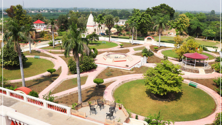 Kuchesar Fort is One of the best tourist places near Delhi