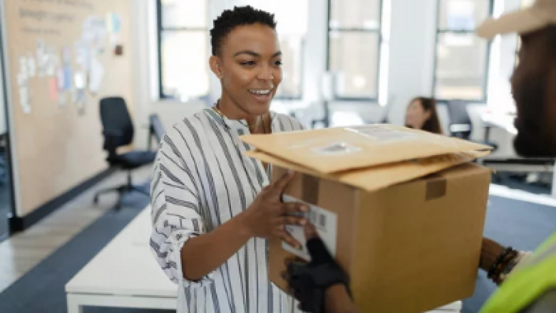 Same Day Couriers: Why You Need To Take A Local Courier