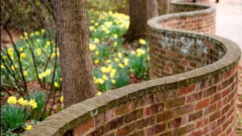 The Strange Serpentine “crinkle crankle” Walls