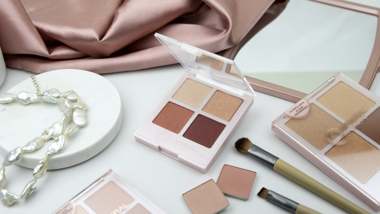 How to Use a Clean Beauty Eye Shadow Palette