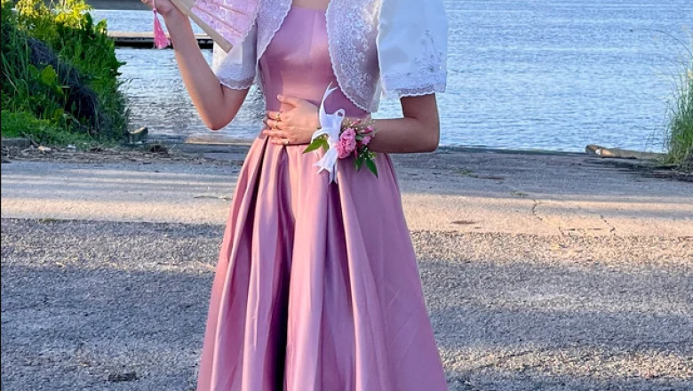 Order Beautiful Women Filipinina Gowns And Dresses