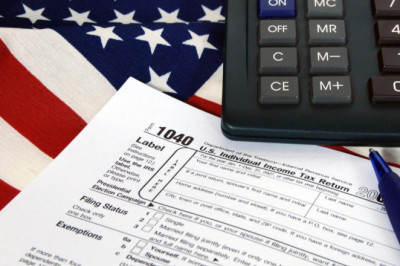 Can US citizens be living abroad file taxes online?