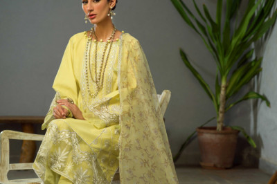 Latest Lawn Eid Arrivals 2022 | Lawn Dress Designs | Seran