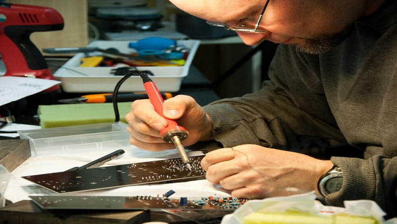 Best Electrician Service in Lahore | Muqit.com