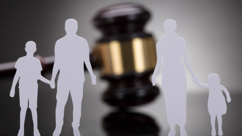 Benefits of Hiring a Child Custody Lawyer | Cominos Family Lawyers
