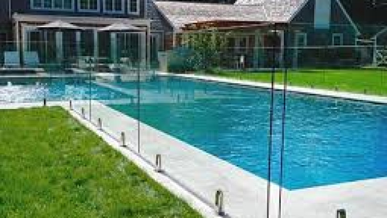 5 Practical Tips For Selecting The Right Pool Fencing