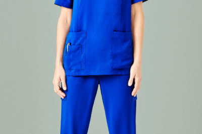 How To Look Fabulous In Scrubs?