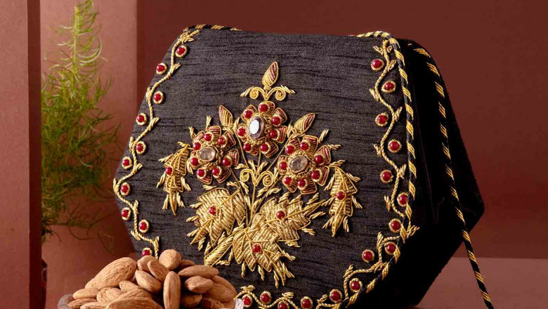 Send Karwa Chauth Gifts to India | Free Shipping | NRI Gifting