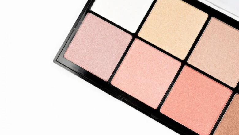 What are the Best Highlighter to Create a Sunkissed Glow?