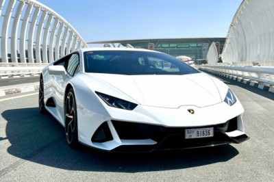 Lux Motors can Hire you a Lamborghini Huracon Evo