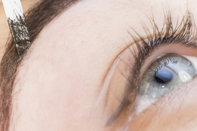 Using Microblading Eyebrow Pen