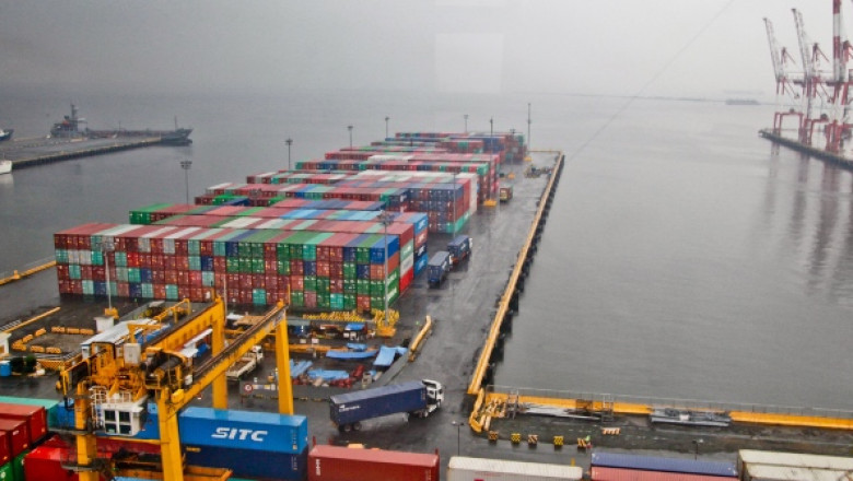 How Investing In Trade Finance Can Help SMEs Uplift?