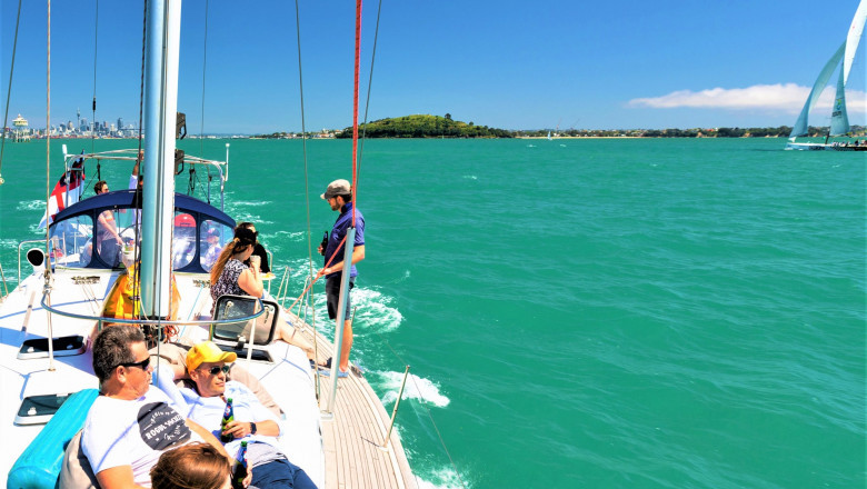 Get Party Boat cruise in Auckland at ultimate prices from Sail Sunkiss