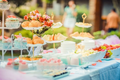 What Party Supplies Can You Sell For a Party Store?