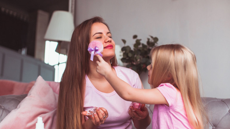 Benefits of Opting For A Salon At Home Vs Going To The Parlour