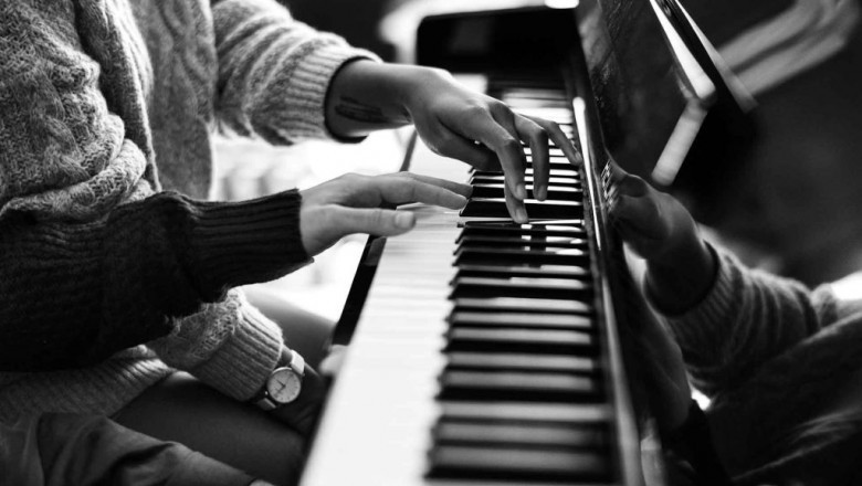 Online guitar lessons | Piano lessons