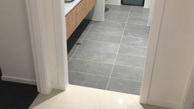 Top reasons to count on the local tilers for bathroom tiling