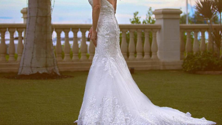 Young Bride Wedding Gown In Florida