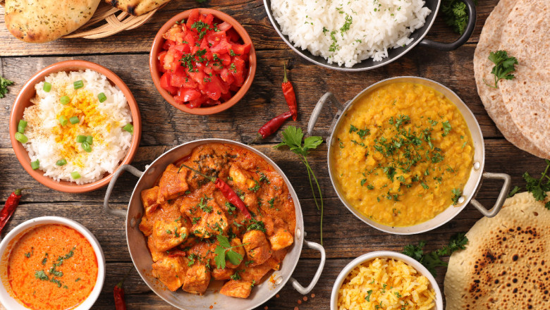 Explain the most famous Indian dishes that are eaten all over the world?