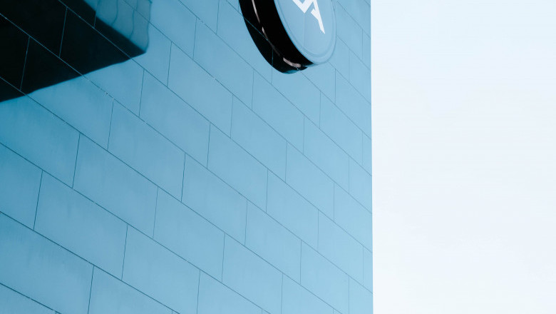 The History of EA Sports and How They Became the World's Largest Sports Video Game Company