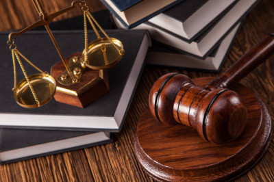 How to Pick the Best Lawyer for Your Company?