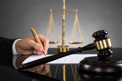 How Can Litigation Lawyers Help with Your Commercial Lease Disputes?