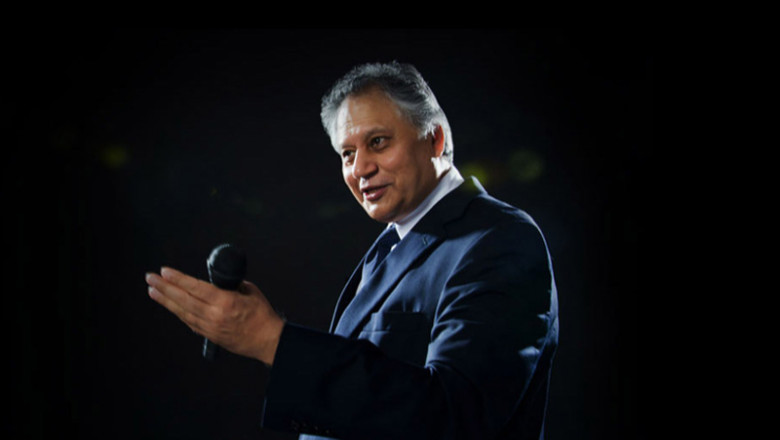 Leadership training programs for college students- Shiv Khera