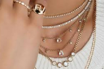 The bizarre jewelry sales model! Jewelry offered by the kilo