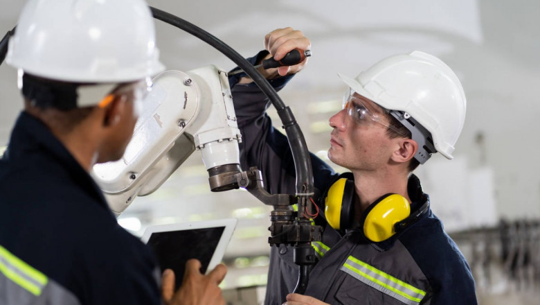 How to Utilize Equipment Maintenance Software For Large Scale Industries