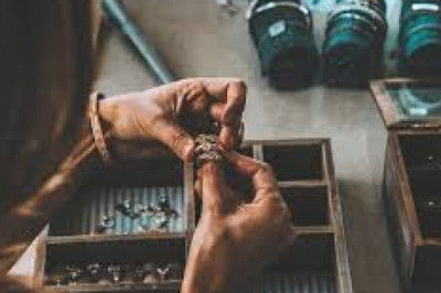 In 2022, enable jewelry sales by the kilogram.
