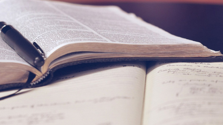 Humanities & Social Sciences - Alfaisal University