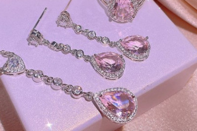 A Jewelry Wholesaler Is Pushing Ahead With The New Sales Model