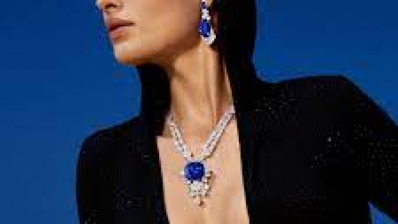 In 2022, the most fantastic jewelry sale is selling by the kg!