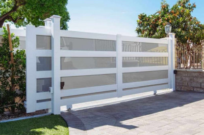 Top 3 Reasons Why Vinyl Gates Are Built to Last