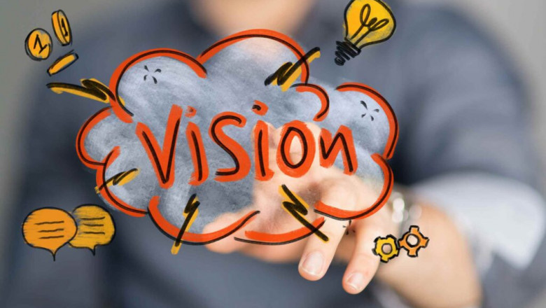 4 Benefits of Online, In-Person, and Customized Sales Training Programs