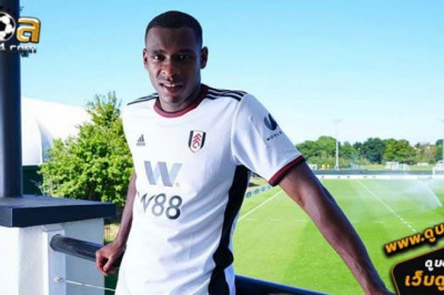 The best live football match now is between Barcelona and Manchester United! Who will come out on top?